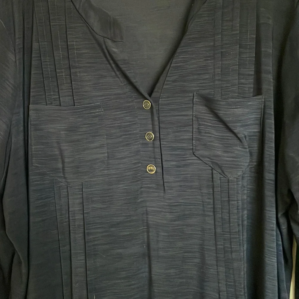 ❤️ SALE❗️EUC 3/4 length sleeve navy blue top - Picture 3 of 5